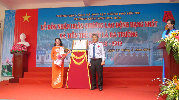 Tong-ket-nam-hoc-2018-2019-truong-mam-non-Hoa-Dua-1.png
