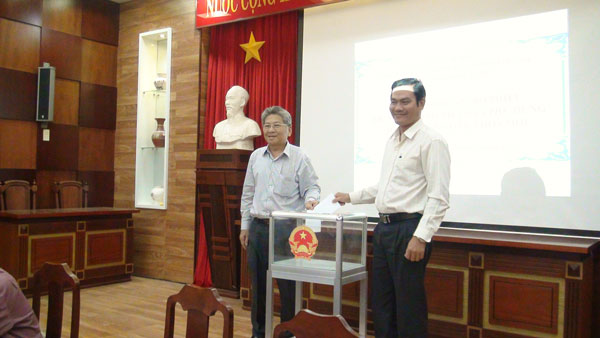 Bo-phieu-de-nghi-cong-nhan-Phu-Hung-xa-nong-thon-moi-2019.jpg
