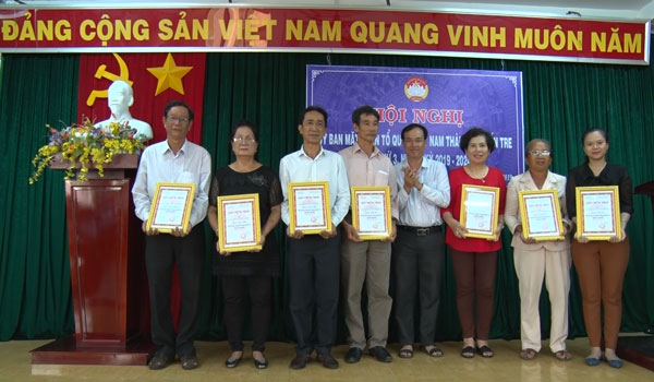 CAC-TAP-THE-CA-NHAN-DUOC-KHEN-THUONG-19-12-2019.jpg