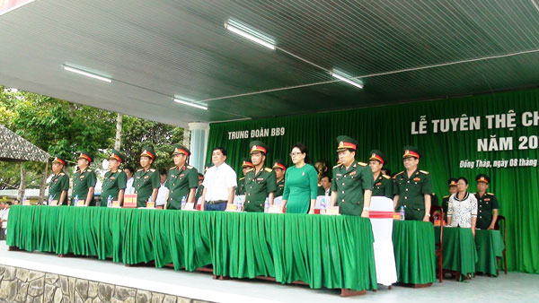 Lanh-dao-thanh-pho-Ben-Tre-tham-tan-binh-2018-2.jpg