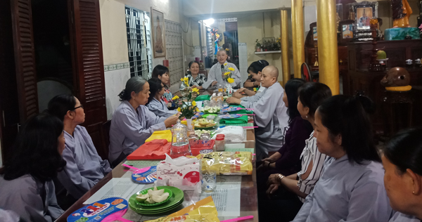 To-phu-nu-ton-giao-25-12-2019.png