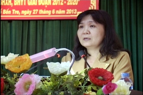 Bà Hồ Thị Hoàng Yến - Phó Bí thư Thành ủy phát biểu tại hội nghị