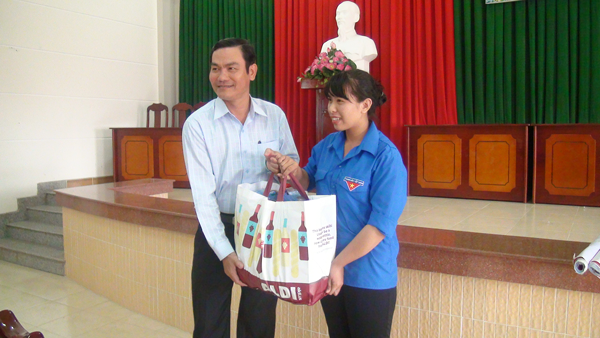 Tham-tinh-nguyen-mua-he-xanh-2019.png