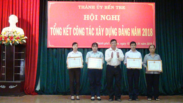 Tong-ket-cong-tac-xay-dung-dang-5-8-2019.png
