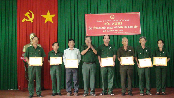 Tong-ket-pt-cuu-chien-binh-guong-mau.png