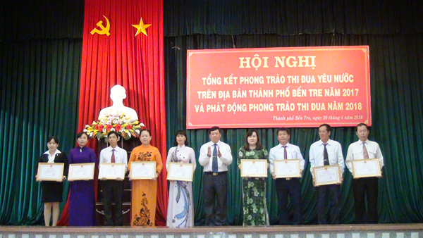 Tong-ket-pt-thi-dua-yen-nuoc-2017-phat-dong-pt-2018-1.png