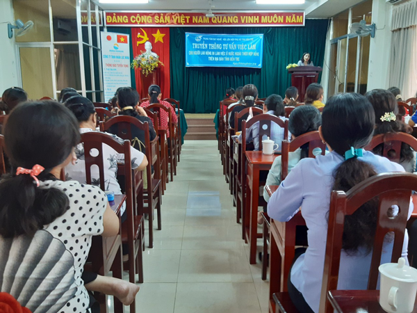Truyen-thong-gioi-thieu-viec-lam.png