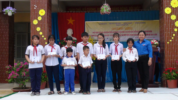 Vui-xuan-2019-cung-tre-em-kho-khan-1.png