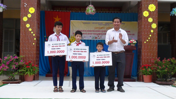 Vui-xuan-2019-cung-tre-em-kho-khan.png