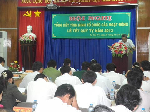 Đại biểu dự Hội nghị tổng kết tình hình tổ chức các hoạt động lễ tết Quý Tỵ năm 2013