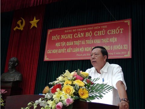 Đồng chí Huỳnh Văn Bưu - Uỷ viên Ban Thường vụ Tỉnh uỷ, Trưởng Ban tuyên giáo Tỉnh uỷ triển khai Nghị quyết