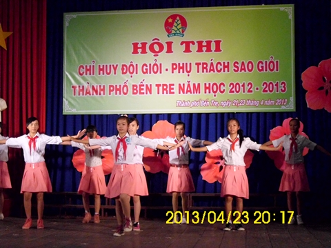 Tiết mục thi của các em học sinh.