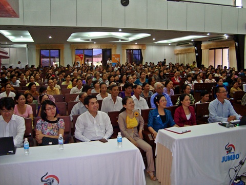 Đại biểu dự hội thảo.