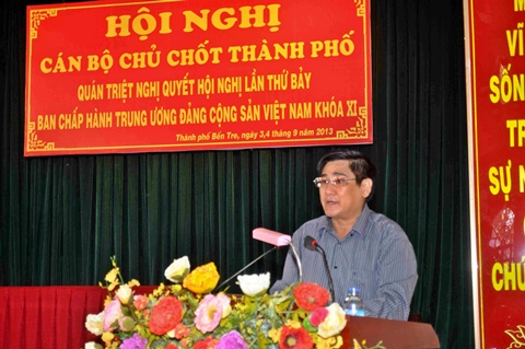 Đồng chí Trương Duy Hải - Tỉnh uỷ viên, Bí thư Thành ủy phát biểu ý kiến tại hội nghị. (Ảnh: ĐB)